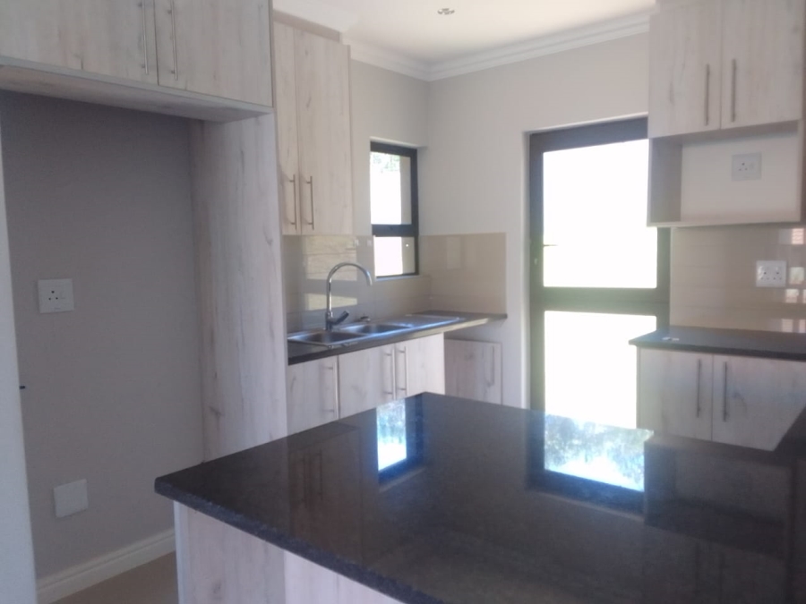 To Let 3 Bedroom Property for Rent in Winterstrand Eastern Cape